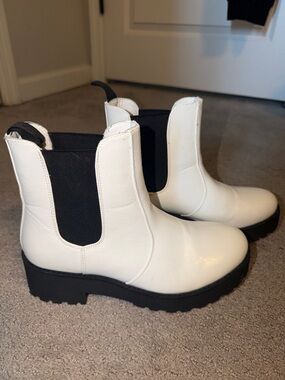 Dirty Laundry White Chelsea Lug Sole Ankle Boots with Black Elastic